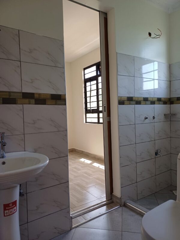 4 bedroom Town Houses, Gikambura - Image 7