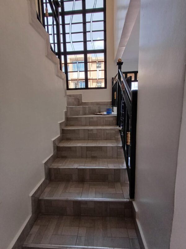 4 bedroom Town Houses, Gikambura - Image 4